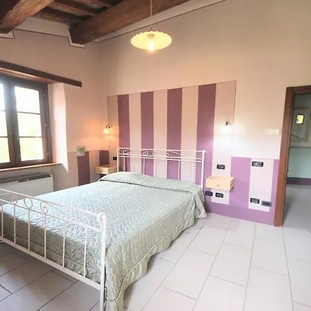 Villa Fabulous Spoleto-poolside-sleeps-20pool, Jacuzzi, Gardens Spoleto