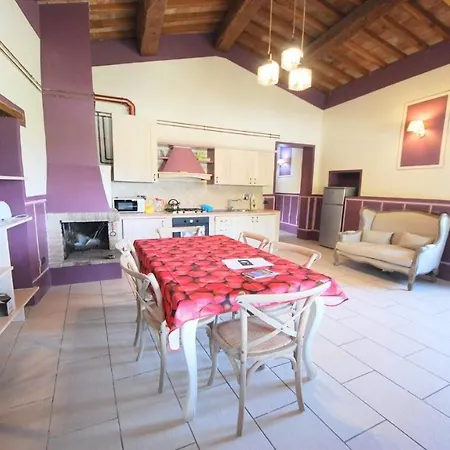 Vila Fabulous Spoleto-poolside-sleeps-20pool, Jacuzzi, Gardens Spoleto