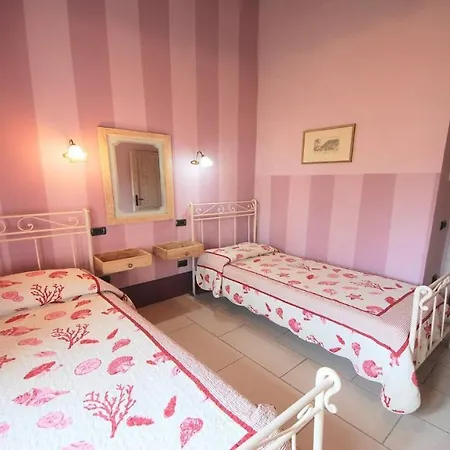 Villa Fabulous Spoleto-poolside-sleeps-20pool, Jacuzzi, Gardens *