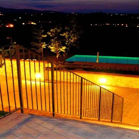Vila Fabulous Spoleto-poolside-sleeps-20pool, Jacuzzi, Gardens Spoleto