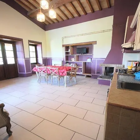 Fabulous Spoleto-poolside-sleeps-20pool, Jacuzzi, Gardens Villa Spoleto