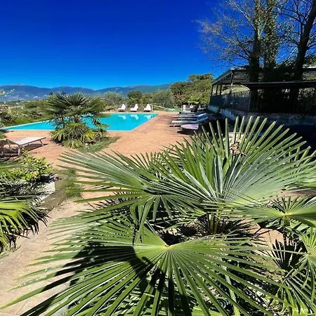 Fabulous Spoleto-poolside-sleeps-20pool, Jacuzzi, Gardens Vila Spoleto