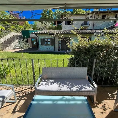 Vila Fabulous Spoleto-poolside-sleeps-20pool, Jacuzzi, Gardens *