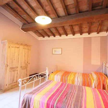 Vila Fabulous Spoleto-poolside-sleeps-20pool, Jacuzzi, Gardens *