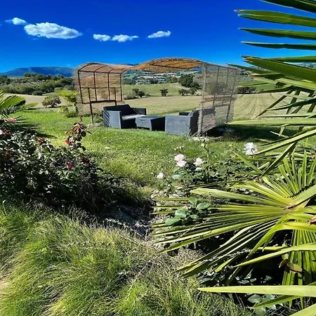 Fabulous Spoleto-poolside-sleeps-20pool, Jacuzzi, Gardens * Spoleto