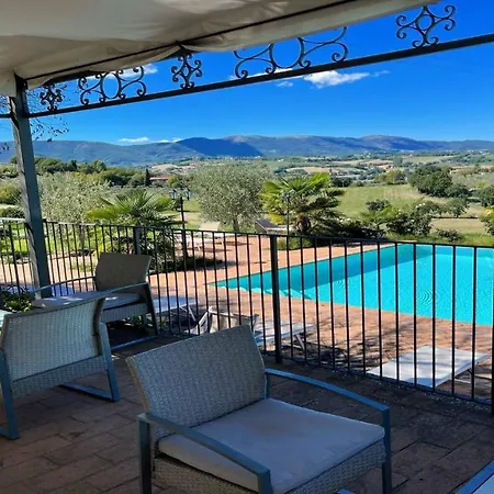Vila Fabulous Spoleto-poolside-sleeps-20pool, Jacuzzi, Gardens *