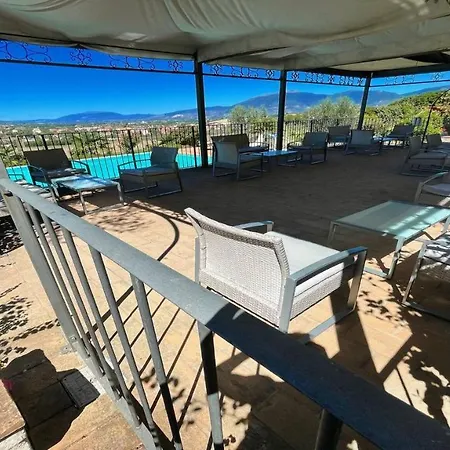 Fabulous Spoleto-poolside-sleeps-20pool, Jacuzzi, Gardens * Spoleto