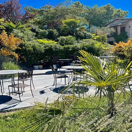 Fabulous Spoleto-poolside-sleeps-20pool, Jacuzzi, Gardens * Spoleto