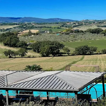 Fabulous Spoleto-poolside-sleeps-20pool, Jacuzzi, Gardens *