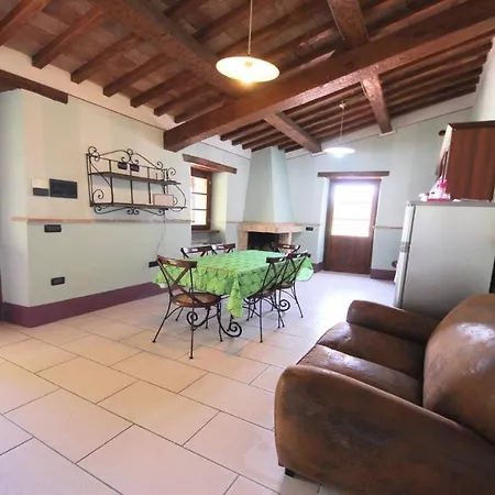 Fabulous Spoleto-poolside-sleeps-20pool, Jacuzzi, Gardens *