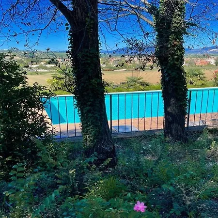 Fabulous Spoleto-poolside-sleeps-20pool, Jacuzzi, Gardens Vila *