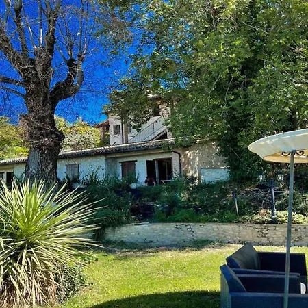 Fabulous Spoleto-poolside-sleeps-20pool, Jacuzzi, Gardens Villa Spoleto
