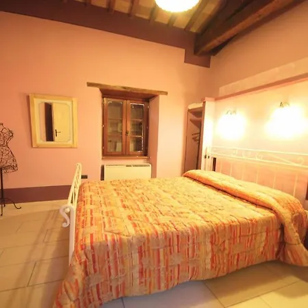 Villa Fabulous Spoleto-poolside-sleeps-20pool, Jacuzzi, Gardens