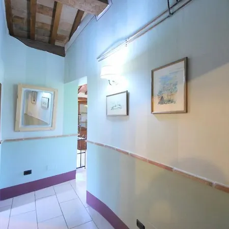 Fabulous Spoleto-poolside-sleeps-20pool, Jacuzzi, Gardens *