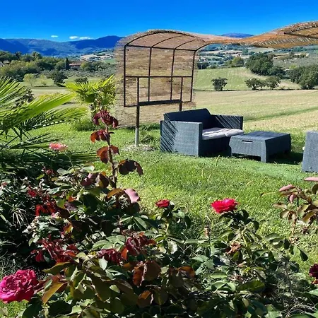 Fabulous Spoleto-poolside-sleeps-20pool, Jacuzzi, Gardens