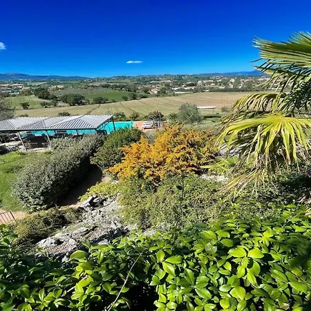 Villa Fabulous Spoleto-poolside-sleeps-20pool, Jacuzzi, Gardens Spoleto